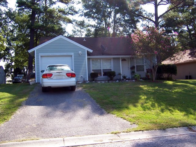 firsthousesummervillesc.jpg