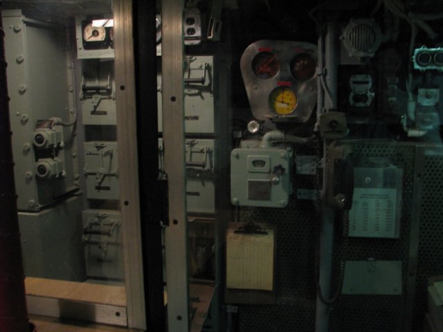 ussclamagore21.jpg